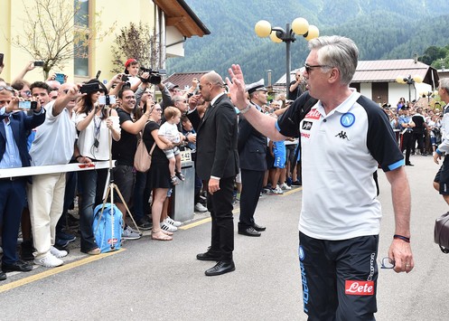 Napoli, è cominciato il ritiro a Dimaro: grande entusiasmo per Carlo Ancelotti