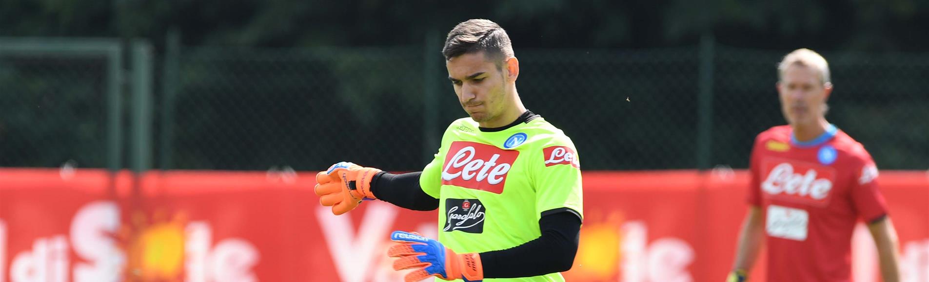 Napoli, Meret ha riportato la frattura del terzo medio dell’ulna sinistra in uno scontro di gioco. Rischia un mese di stop