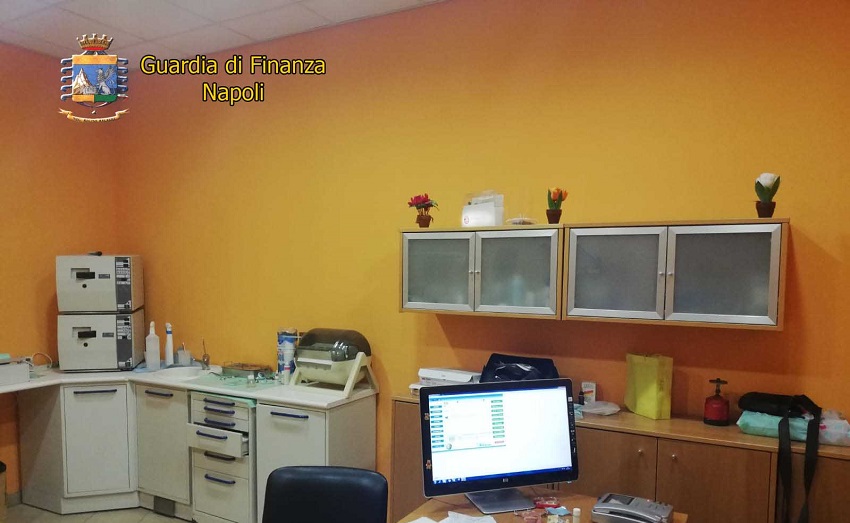 Napoli: Scoperto Falso Dentista A Capodimonte