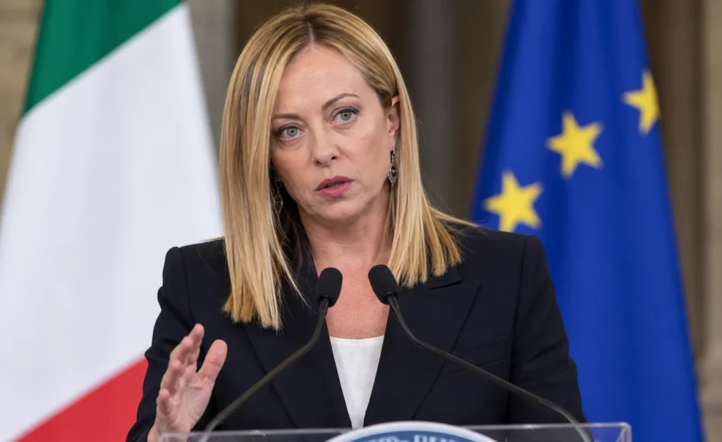 Giorgia Meloni durante un intervento istituzionale, immagine illustrativa delle ipotesi sulle elezioni anticipate del 2027.